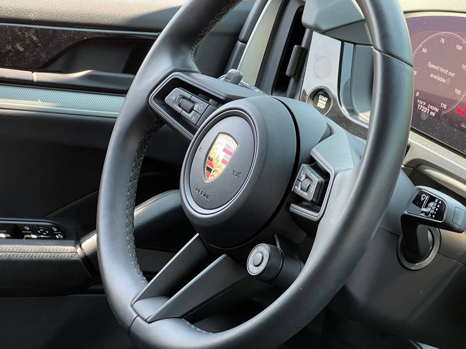 Certified 2024 Porsche Cayenne Coupe AWD/4WD image 41