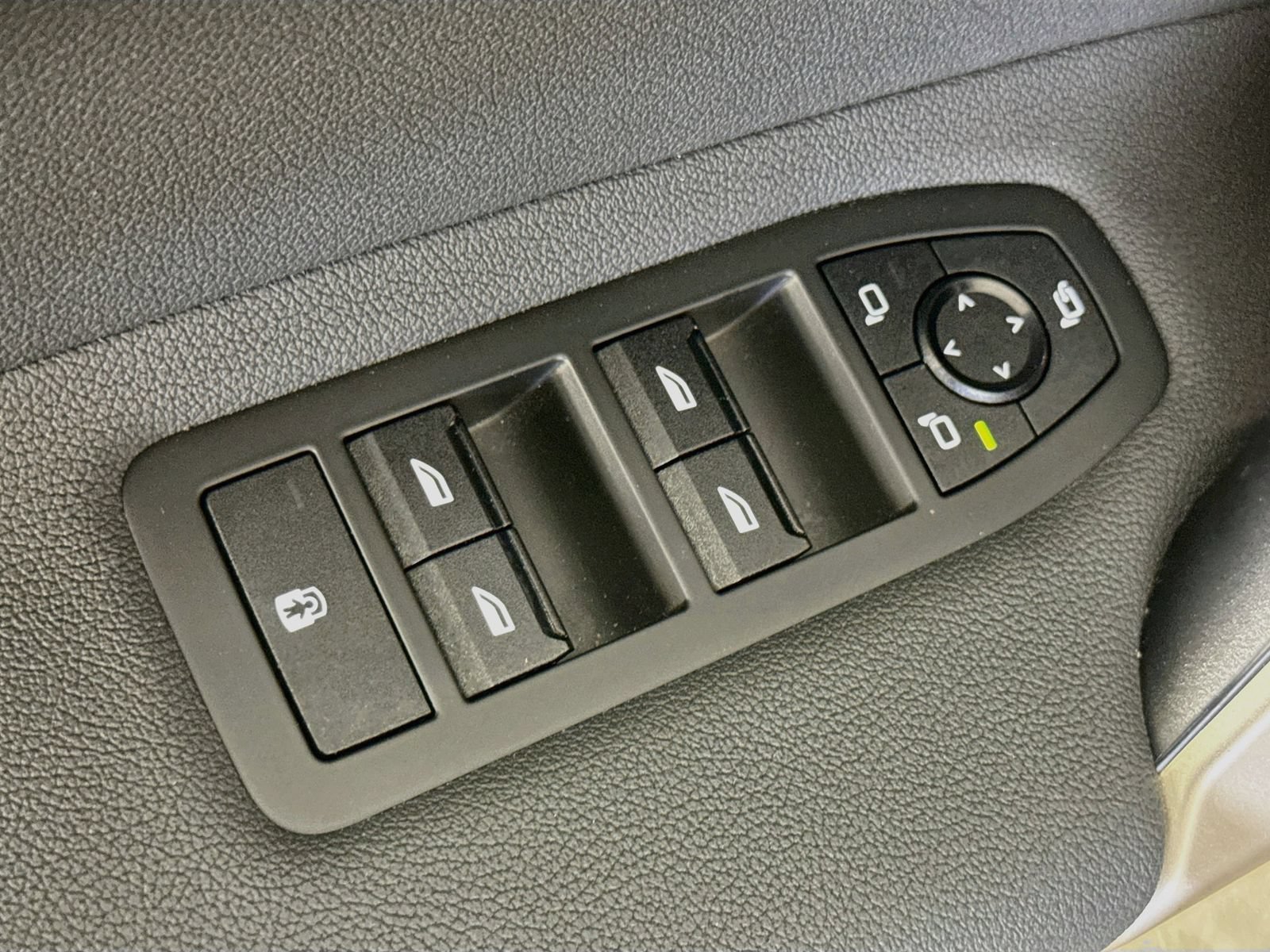 Certified 2024 BMW iX xDrive50 w/ Convenience Package AWD/4WD image 18