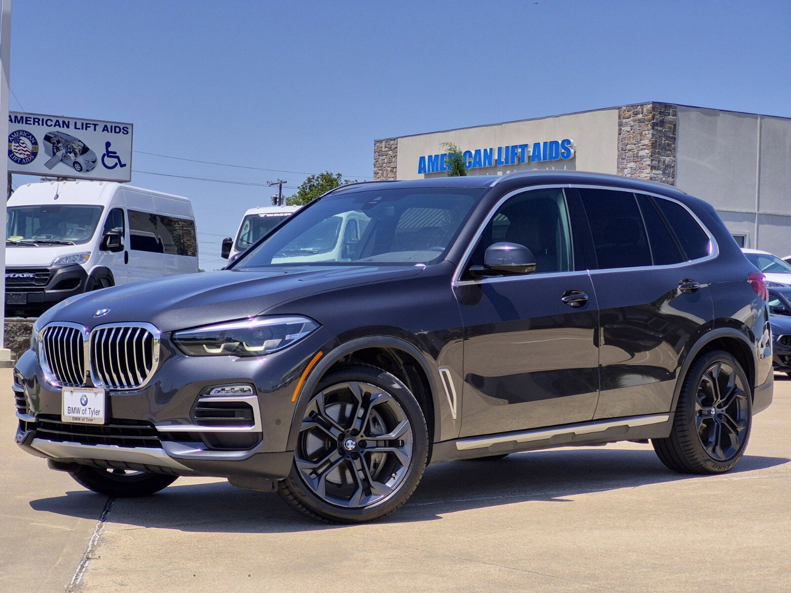 Used 2019 BMW X5 xDrive50i w/ Premium Package 2 AWD/4WD image 1