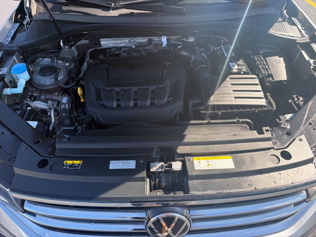 Certified 2023 Volkswagen Tiguan SE w/ Panoramic Sunroof Package AWD/4WD image 29