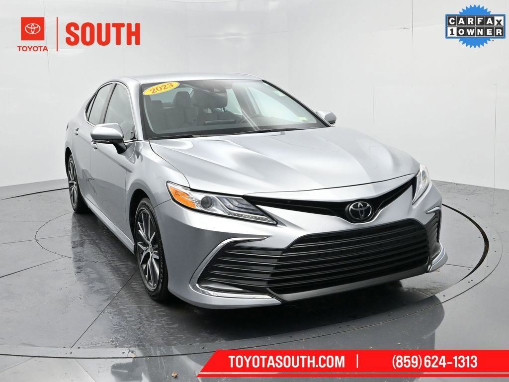 Used 2023 Toyota Camry XLE image 2