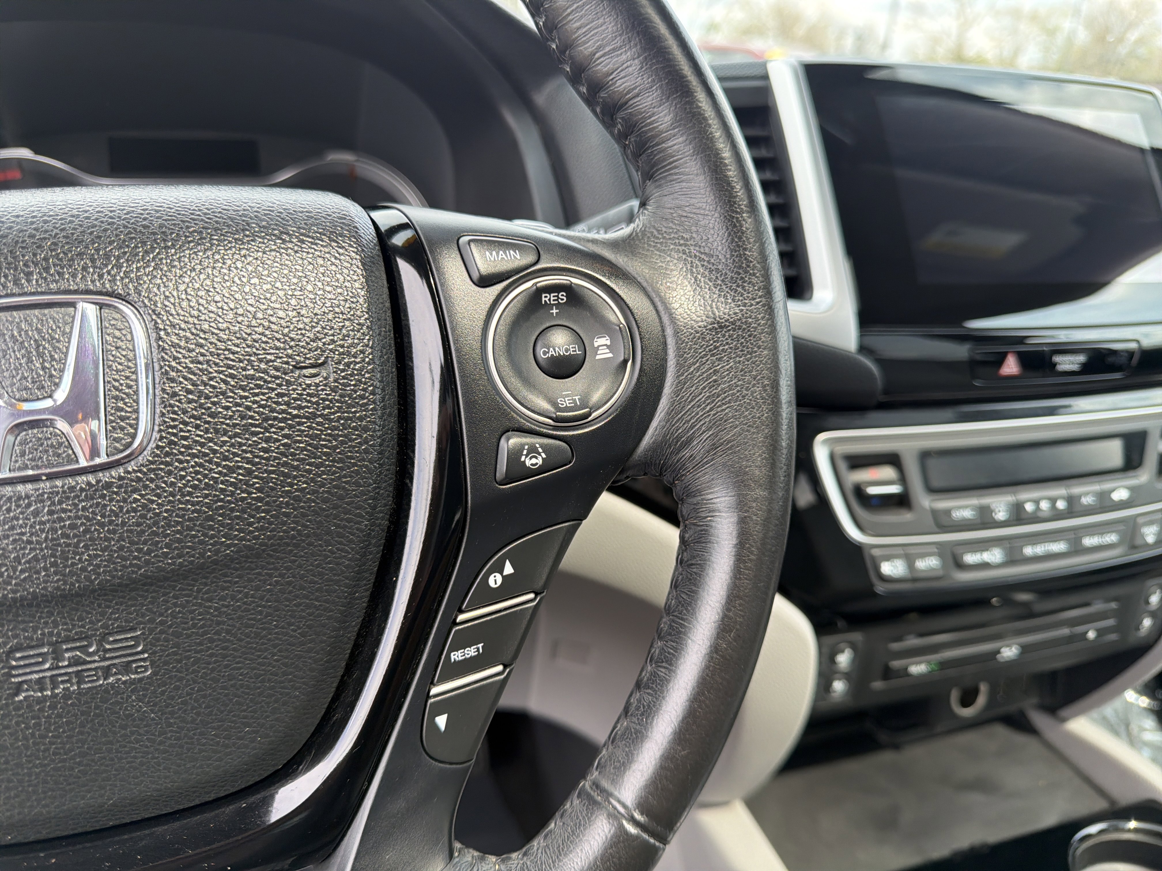 Used 2018 Honda Pilot Elite image 17