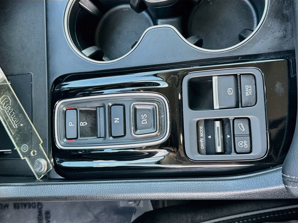 Used 2025 Honda Pilot Elite image 16