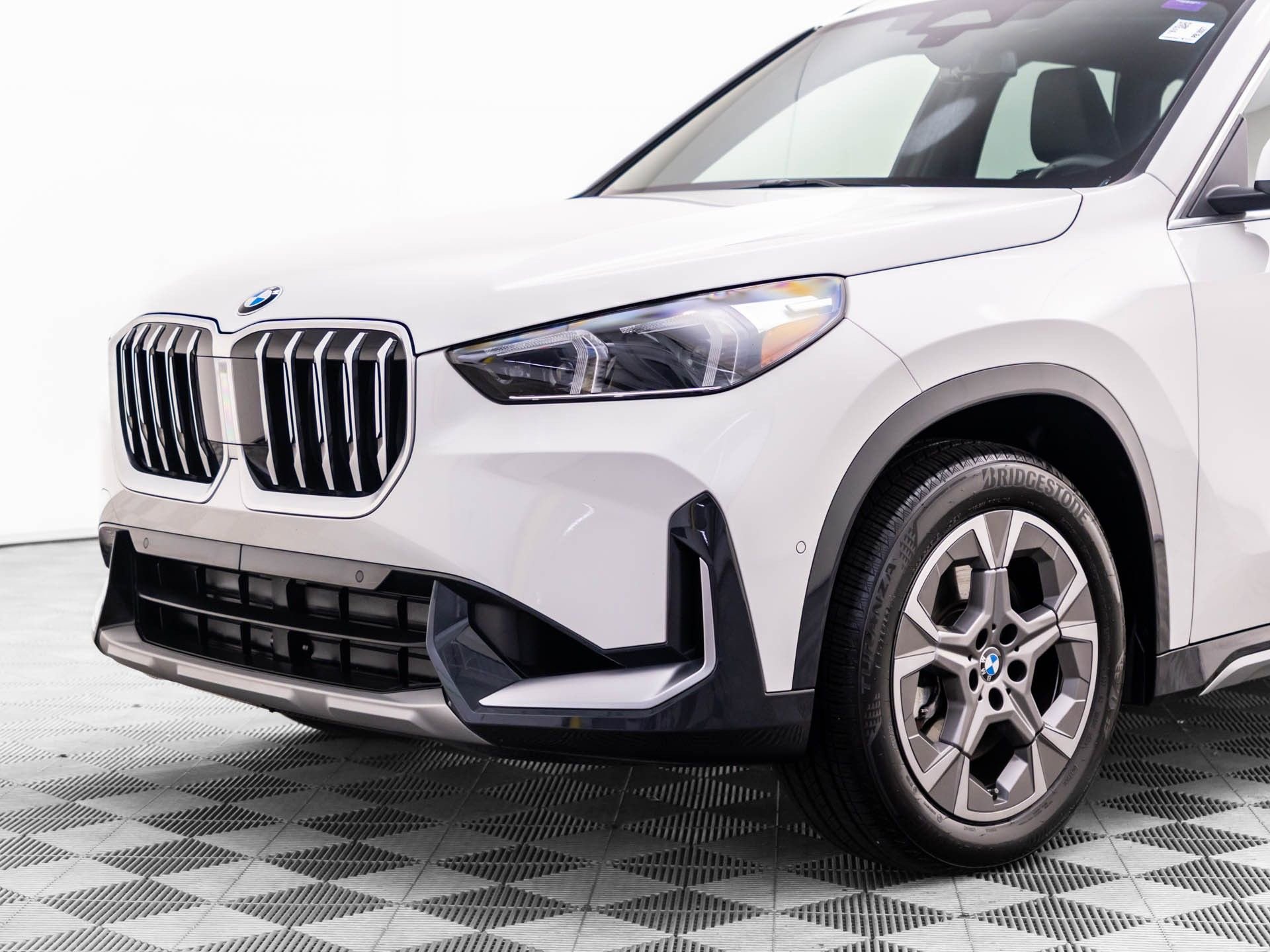 Certified 2025 BMW X1 xDrive28i w/ Convenience Package AWD/4WD image 39