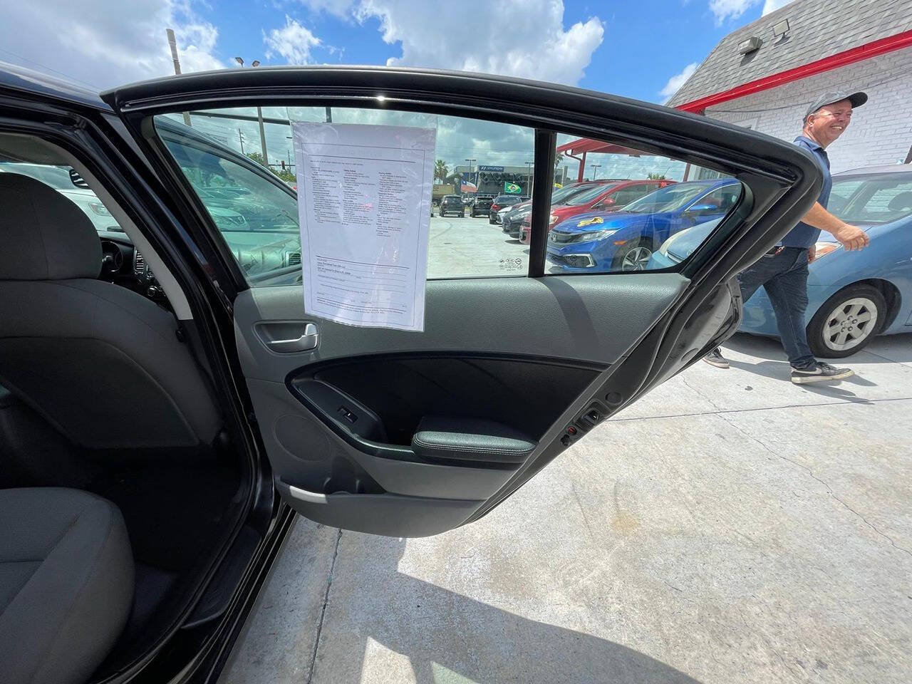 Used 2017 Kia Forte LX FWD image 8