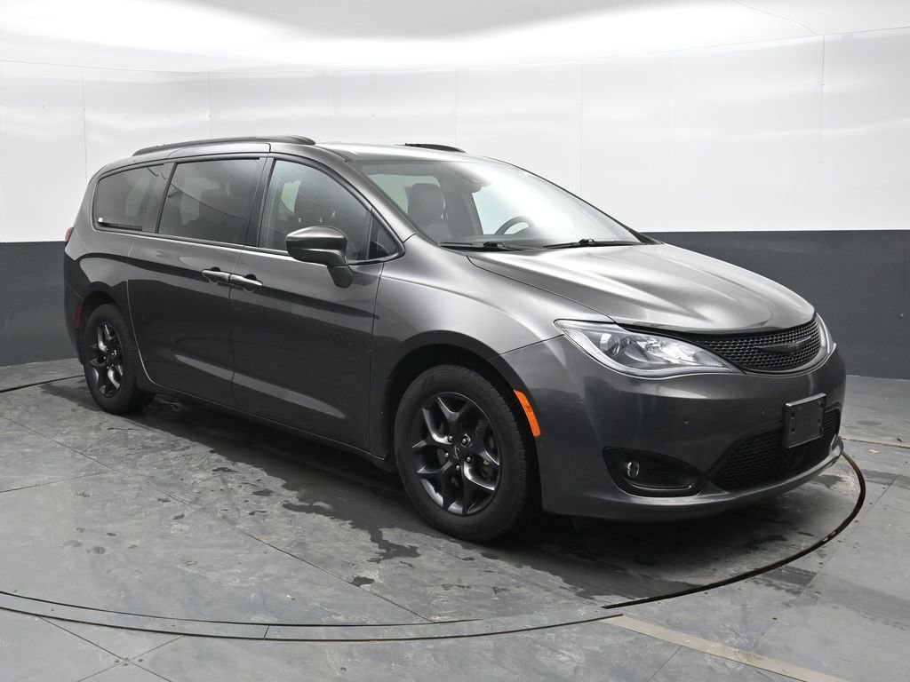 Used 2020 Chrysler Pacifica Touring-L Plus image 5