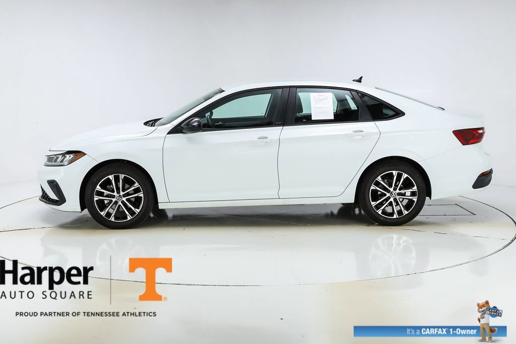 Used 2025 Volkswagen Jetta Sport image 38