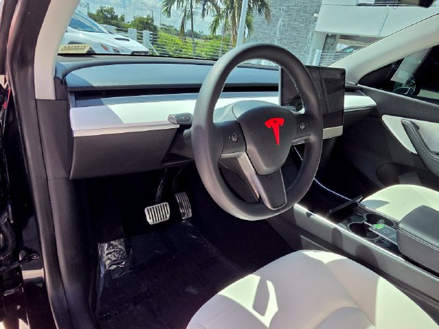 Used 2020 Tesla Model Y Long Range AWD/4WD image 28