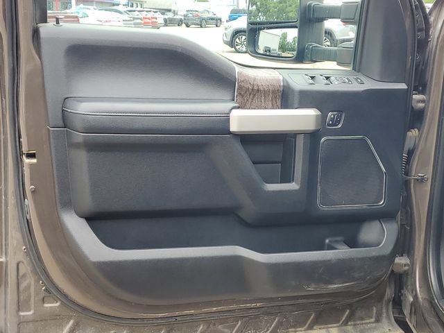 Used 2017 Ford F250 Lariat w/ Lariat Value Package AWD/4WD image 9