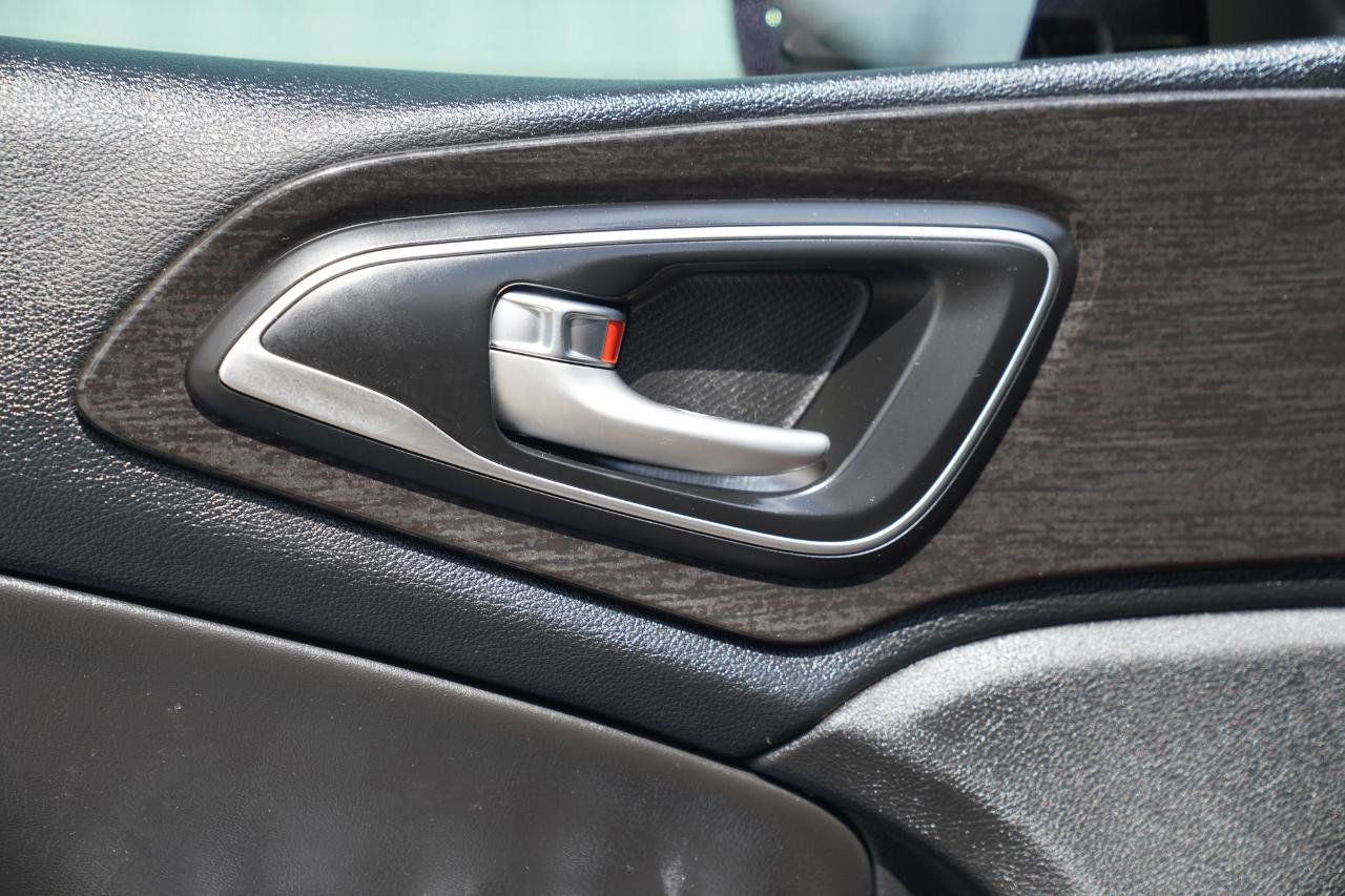 Used 2016 Chrysler 200 C w/ Sun & Sound Group FWD image 17