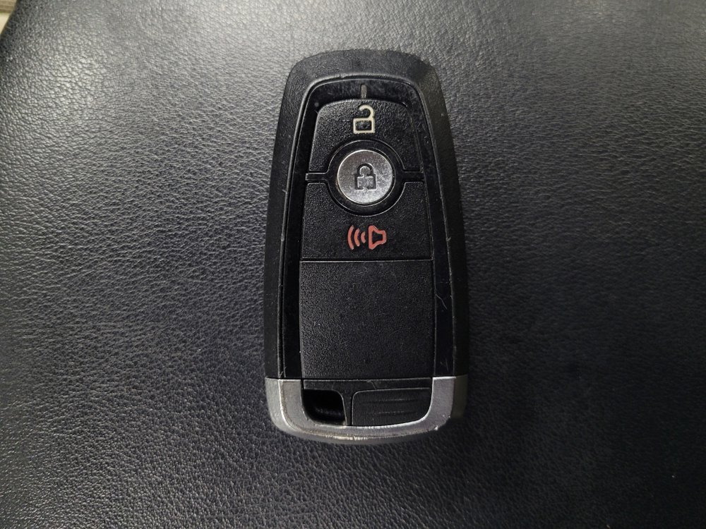 Used 2019 Ford Edge SE image 32