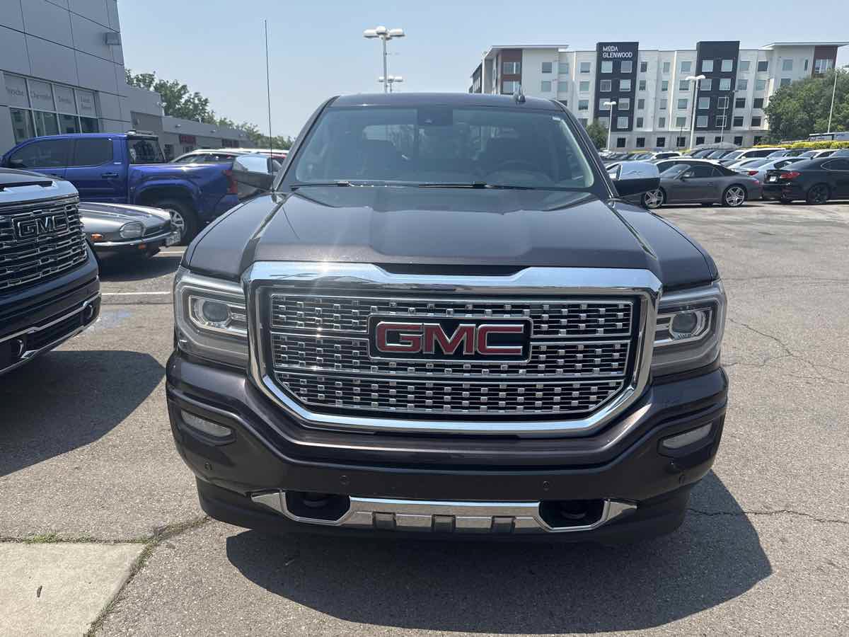 Used 2016 GMC Sierra 1500 Denali w/ Enhanced Driver Alert Package AWD/4WD image 3
