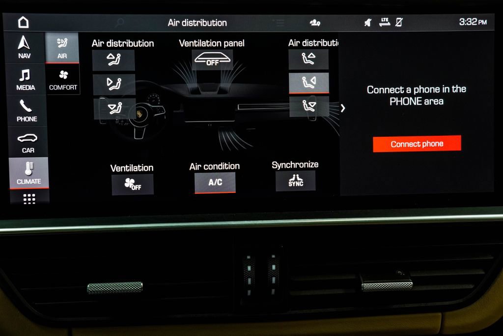 Used 2021 Porsche Cayenne S image 32