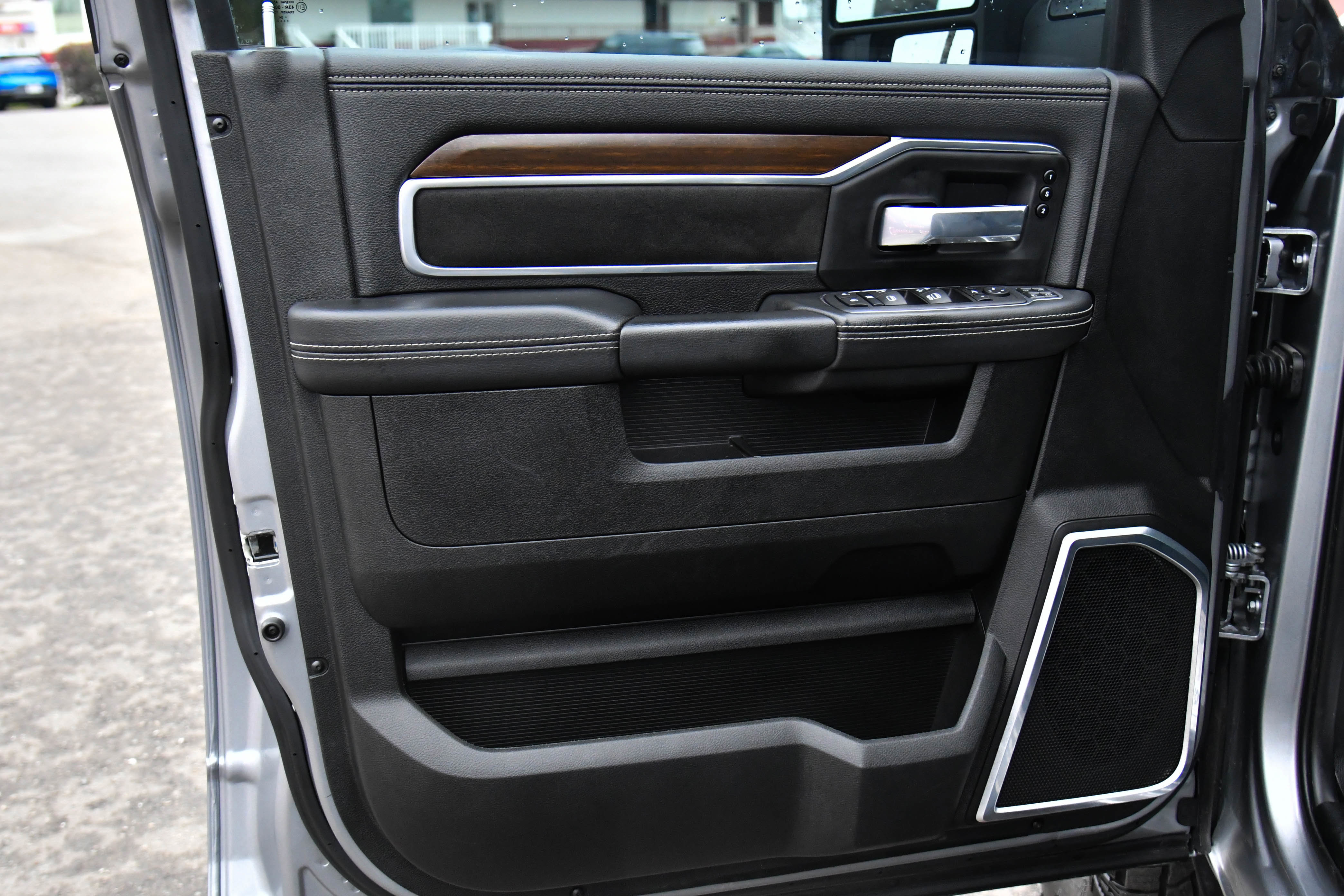 Used 2024 RAM 2500 Laramie image 17