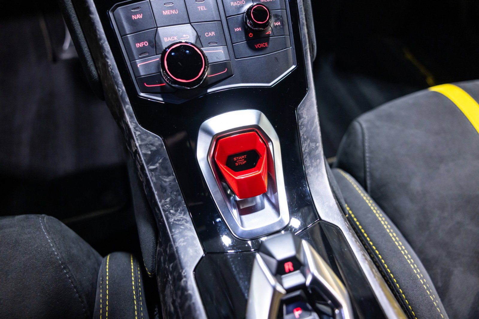 Used 2018 Lamborghini Huracan Performante AWD/4WD image 44