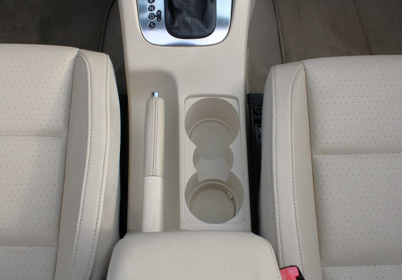 Used 2009 Volkswagen Eos Komfort FWD image 30