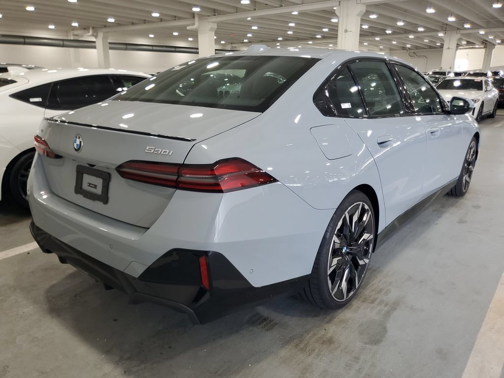 Used 2026 BMW 530i w/ M Sport Package RWD image 3