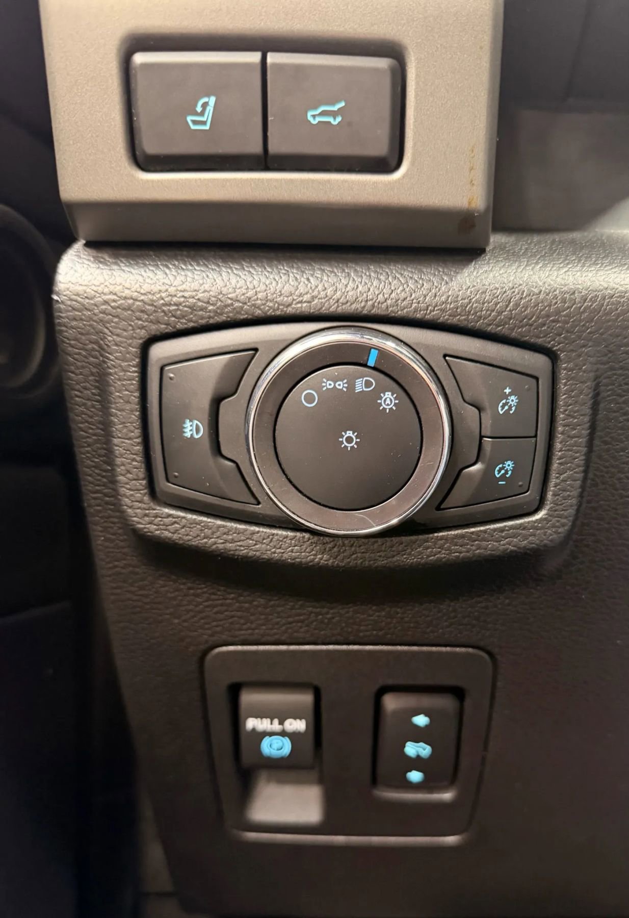 Used 2018 Ford Expedition Max XLT w/ Equipment Group 202A image 31