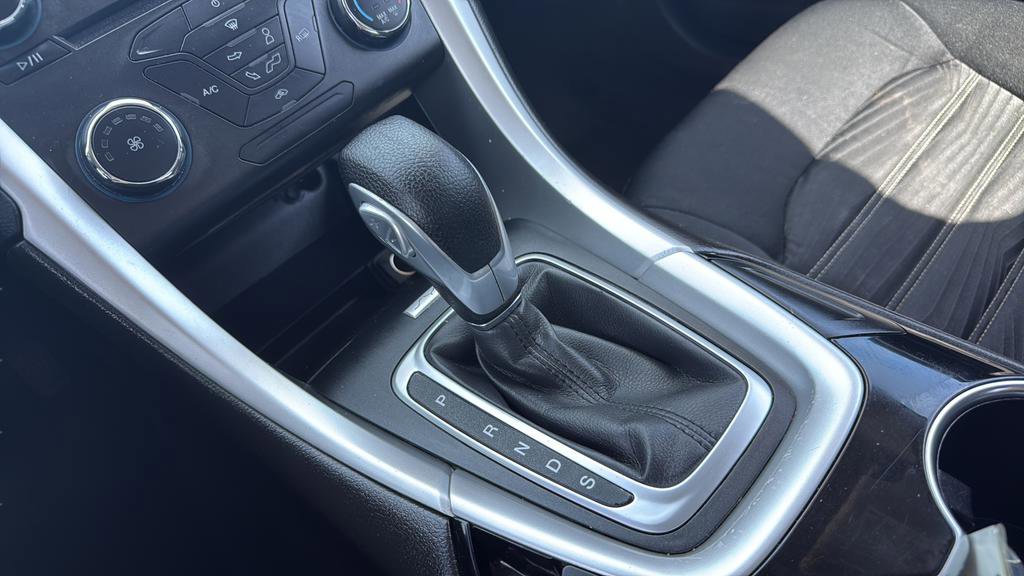 Used 2016 Ford Fusion SE FWD image 17