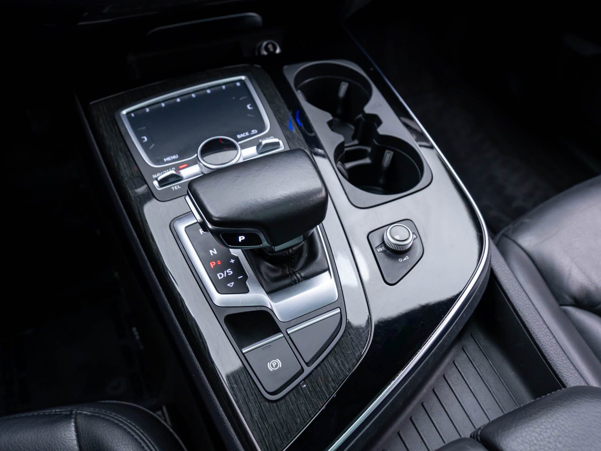 Used 2018 Audi Q7 3.0T Premium Plus w/ Premium Plus Package image 32