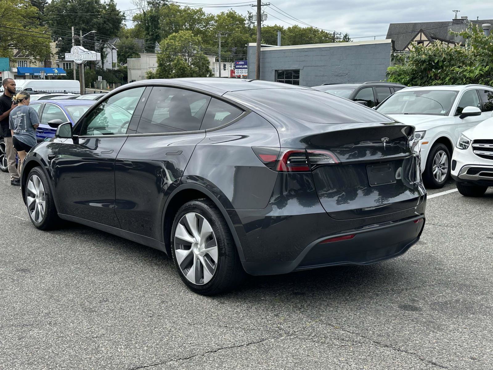 Used 2024 Tesla Model Y Long Range image 5