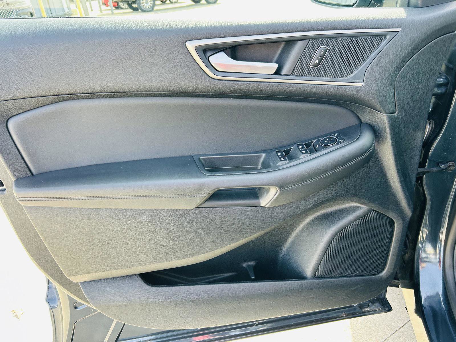 Used 2024 Ford Edge SEL w/ Convenience Package image 13