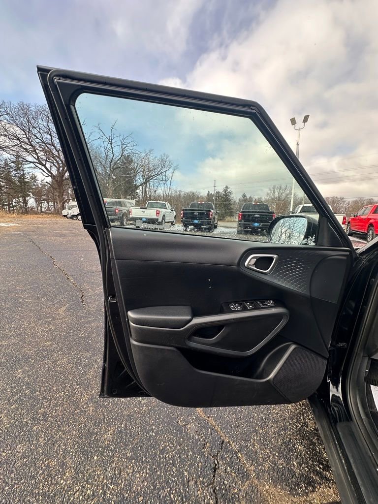 Used 2021 Kia Soul EX FWD image 11