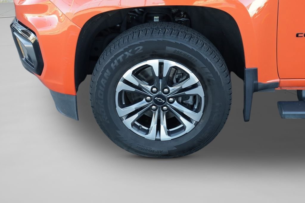 Used 2022 Chevrolet Colorado Z71 AWD/4WD image 3