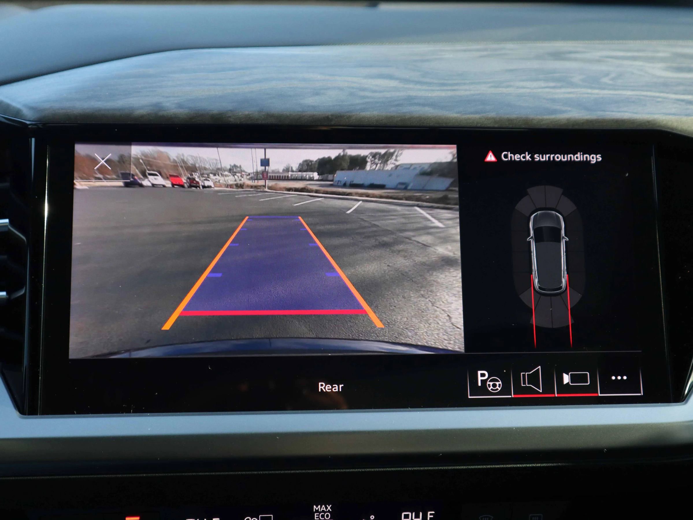 Used 2023 Audi Q4 e-tron Premium Plus w/ Premium Plus image 24