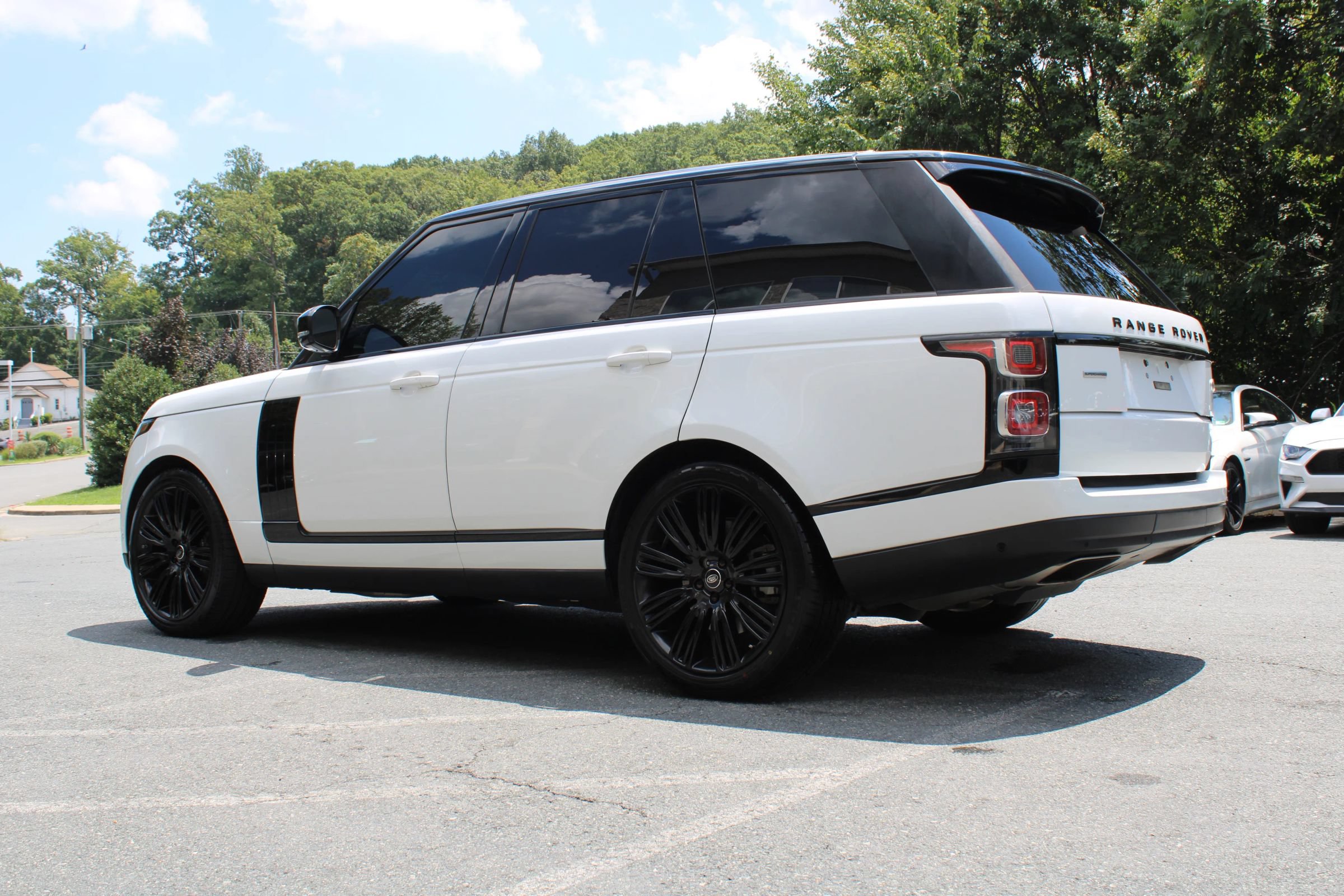 Used 2019 Land Rover Range Rover Supercharged AWD/4WD image 5
