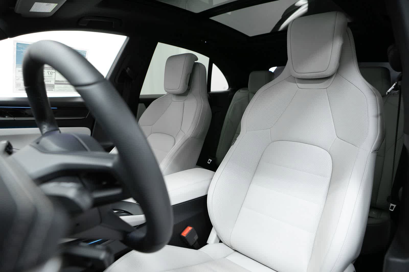 New 2026 Porsche Macan Electric RWD image 5
