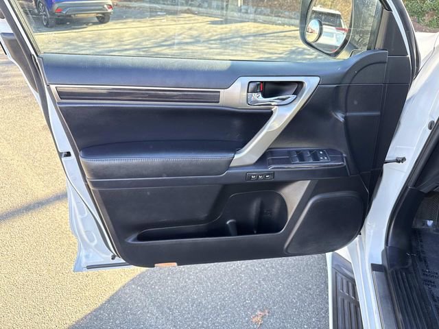 Used 2020 Lexus GX 460 Premium w/ Premium Package image 13