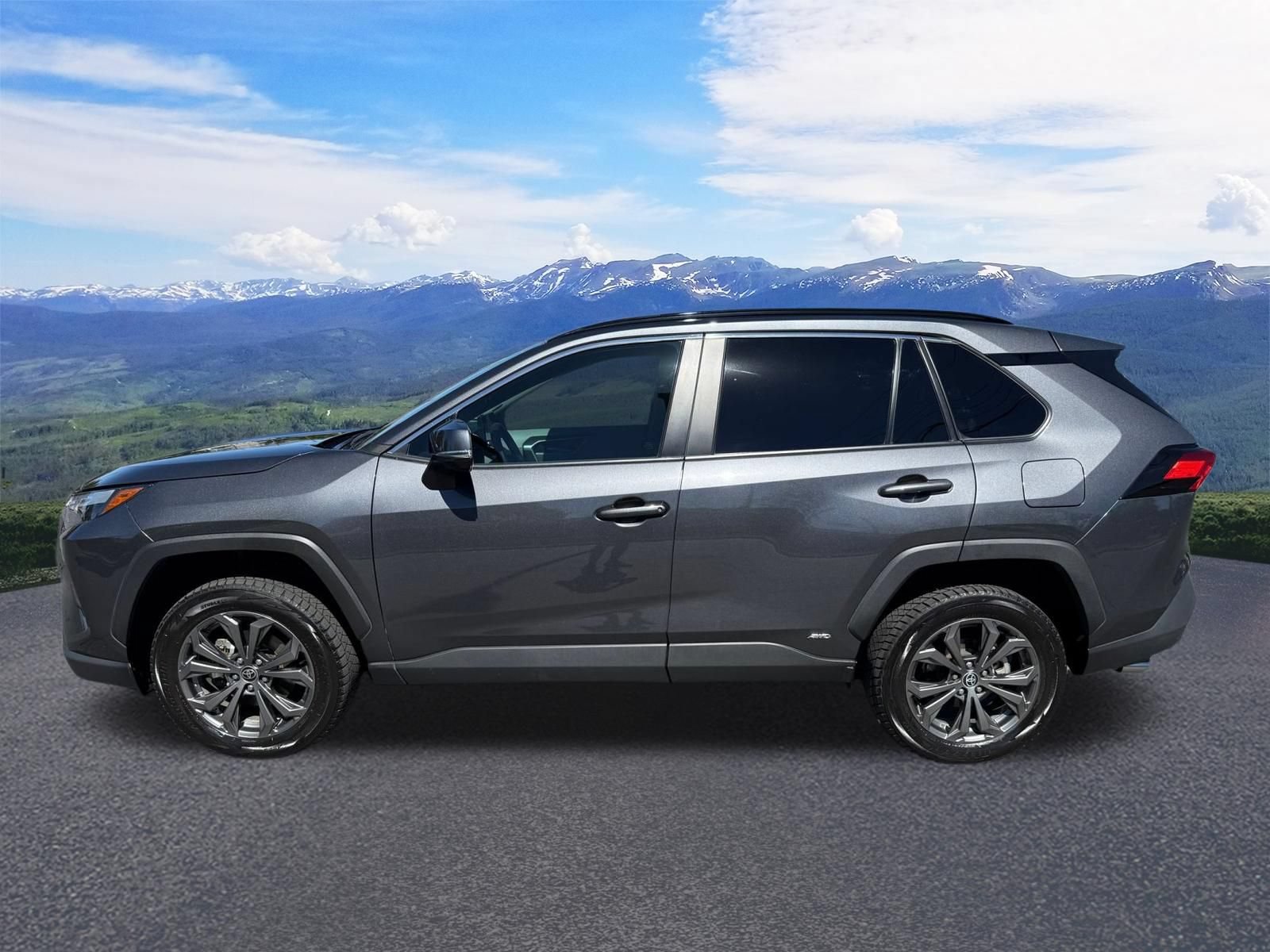 Used 2023 Toyota RAV4 XLE Premium AWD/4WD image 2