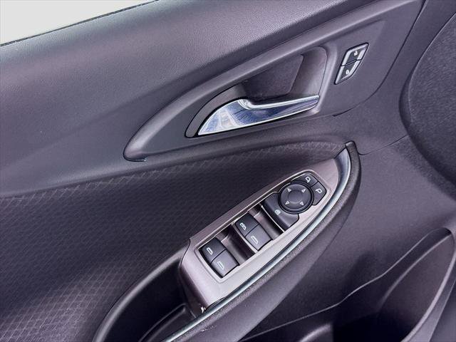 Used 2022 Chevrolet Malibu LT image 23