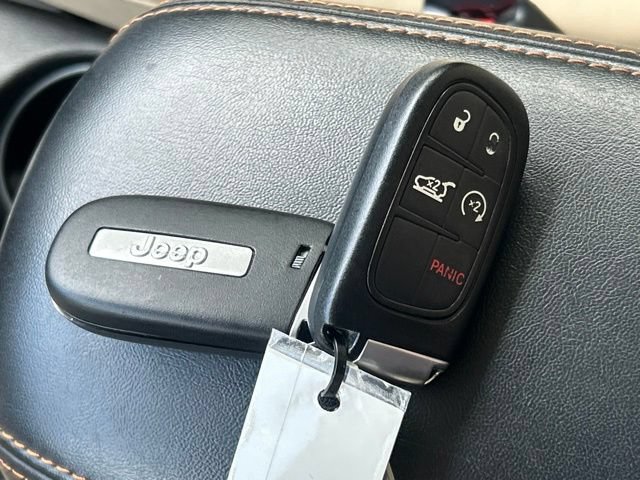 Used 2016 Jeep Cherokee Limited w/ Luxury Group AWD/4WD image 69