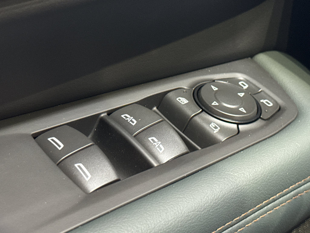 New 2026 GMC Yukon AT4 w/ AT4 Premium Package AWD/4WD image 39