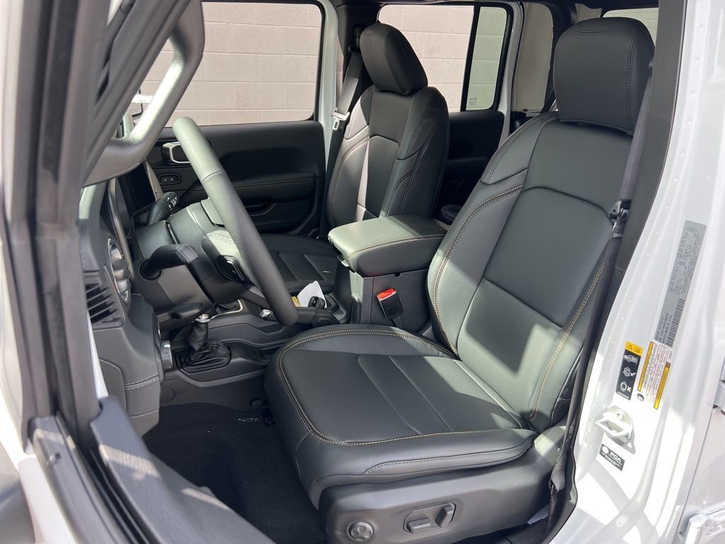 New 2025 Jeep Gladiator High Tide image 20