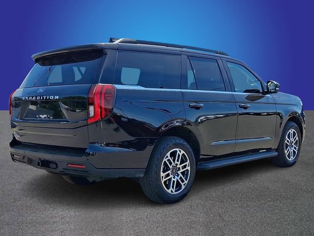 Used 2025 Ford Expedition Active image 4