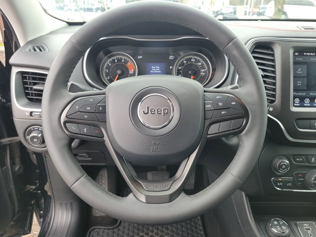 Used 2020 Jeep Cherokee Trailhawk image 21