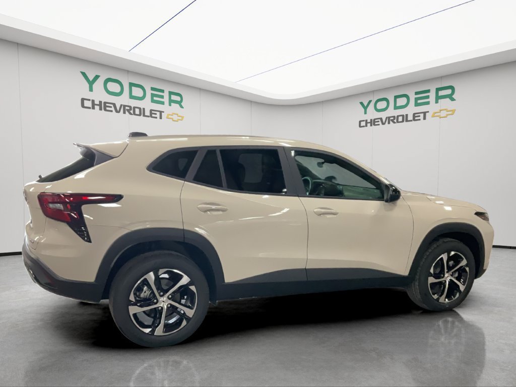 New 2026 Chevrolet Trax RS w/ Driver Confidence Package FWD image 4