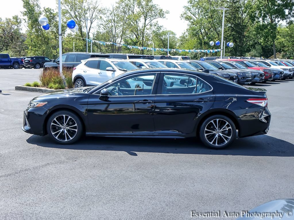 Used 2020 Toyota Camry SE FWD image 4