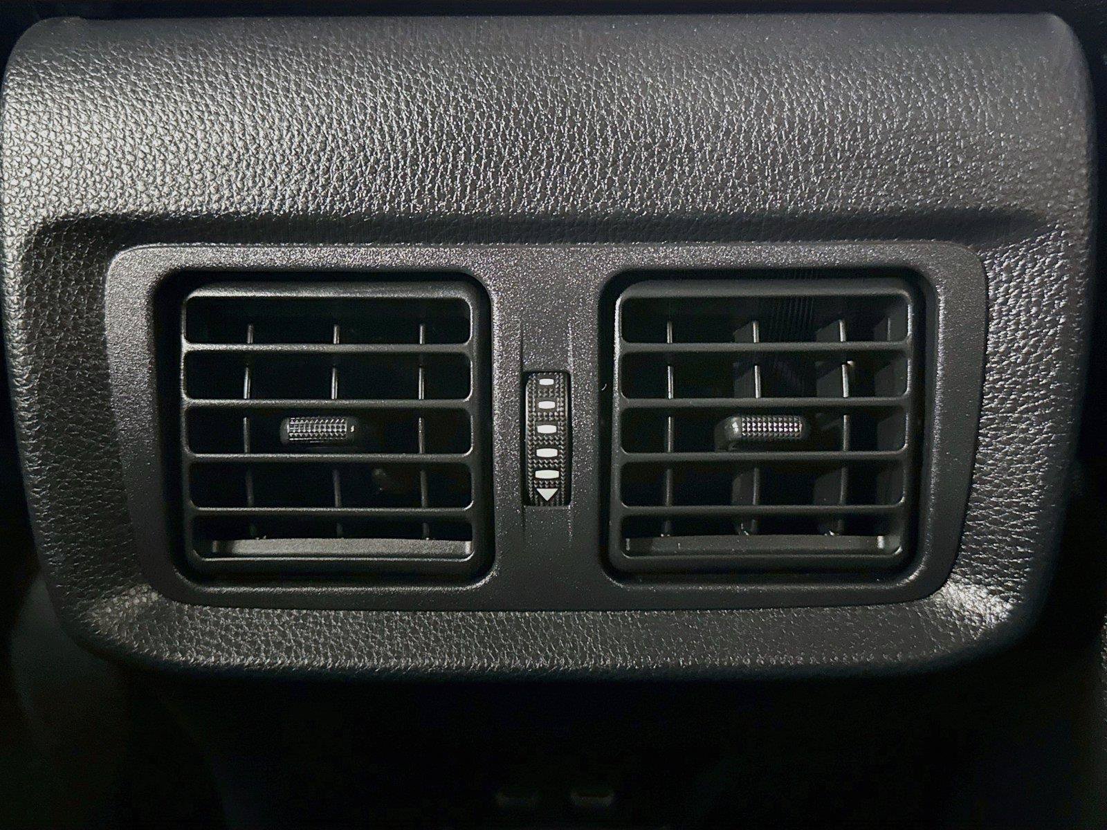 Certified 2023 Toyota Venza LE AWD/4WD image 34