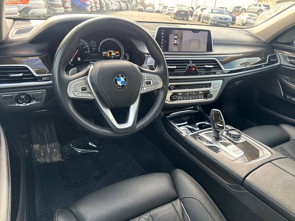 Used 2018 BMW 750i xDrive image 22