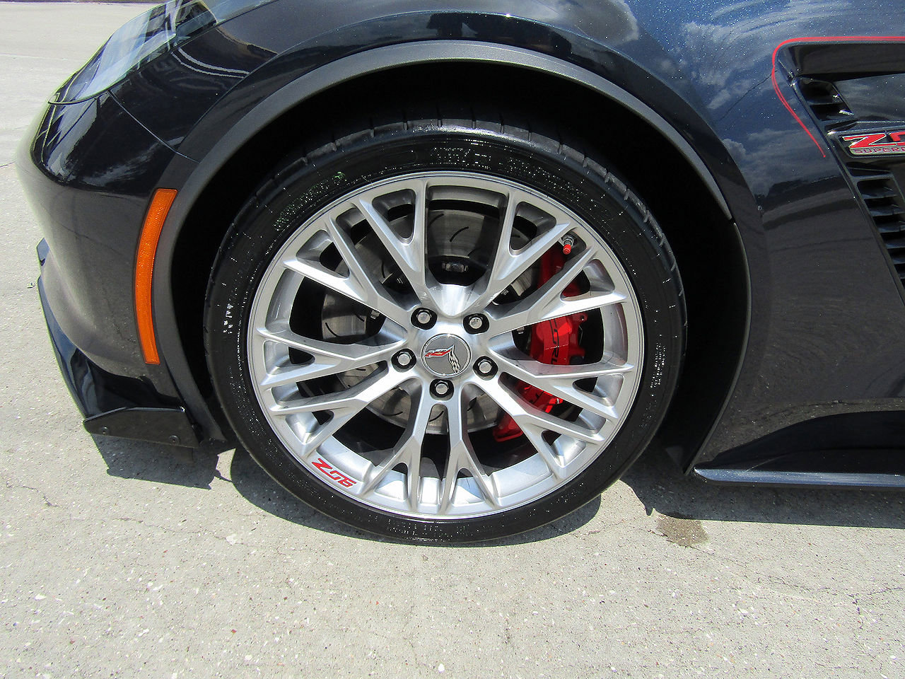 Used 2016 Chevrolet Corvette Z06 w/ 2LZ Preferred Equipment Group RWD image 25