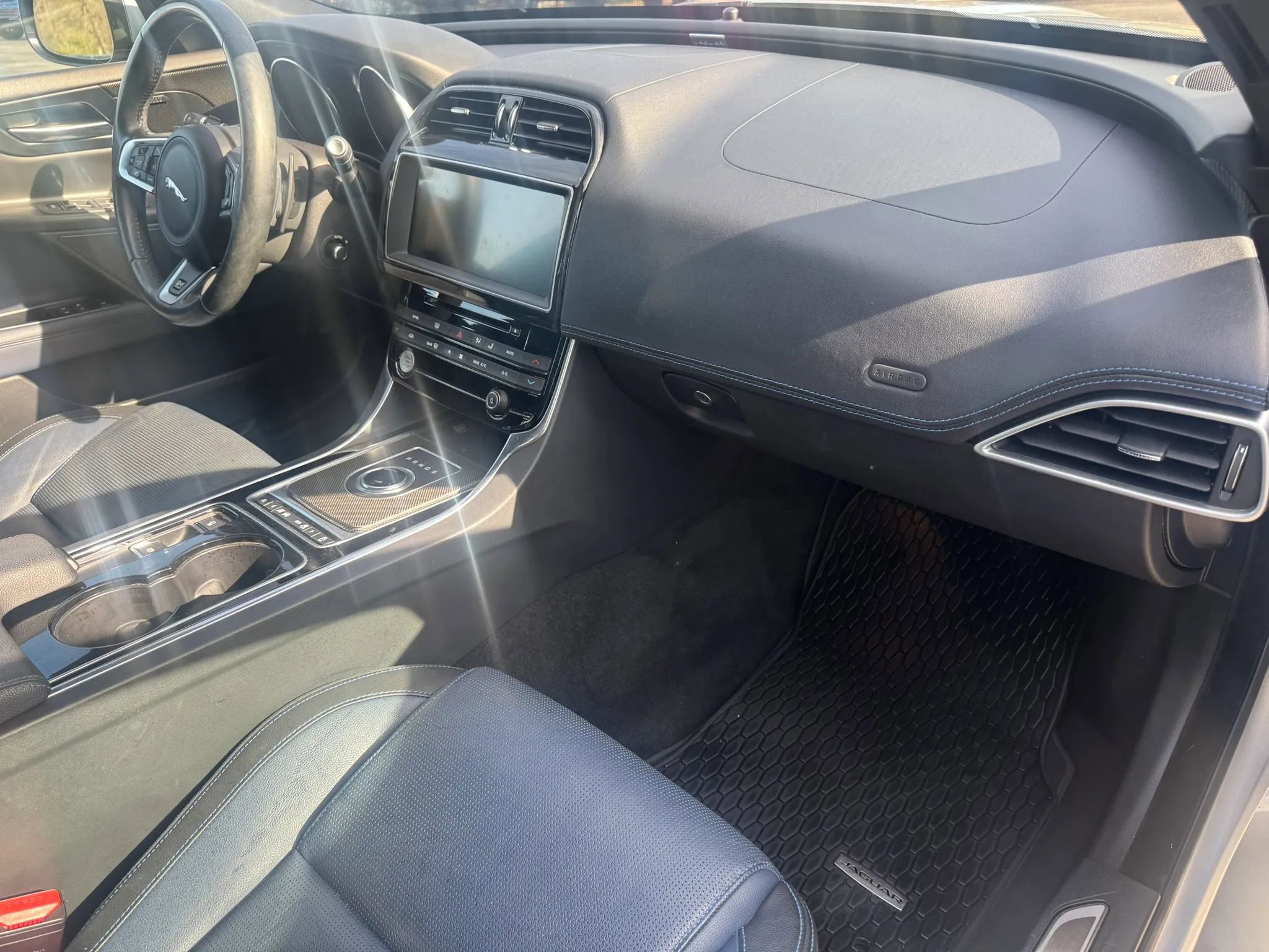 Used 2017 Jaguar XE R-Sport image 29