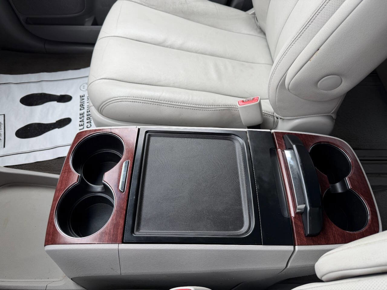 Used 2014 Toyota Sienna XLE w/ XLE Premium Package image 40