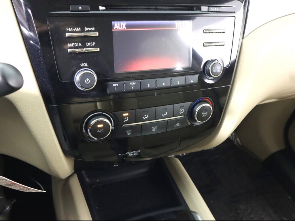 Used 2016 Nissan Rogue S w/ Appearance Package image 16