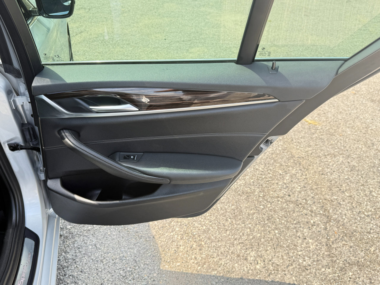 Used 2018 BMW 530i xDrive w/ Premium Package image 39