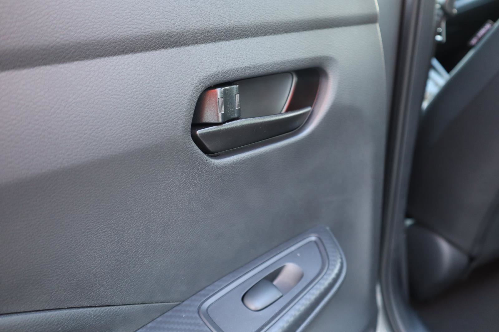 Used 2025 Nissan Versa S w/ Trunk Package image 28