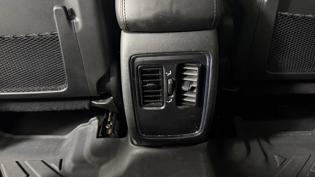 Used 2021 Jeep Grand Cherokee Laredo AWD/4WD image 28